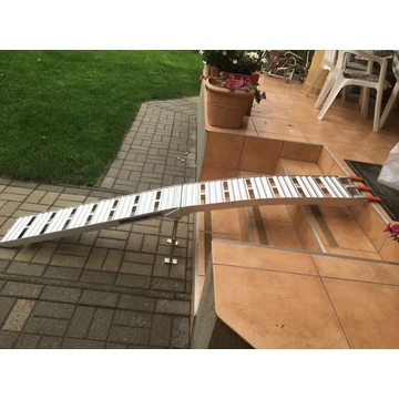 Alumínium felhajtó rámpa